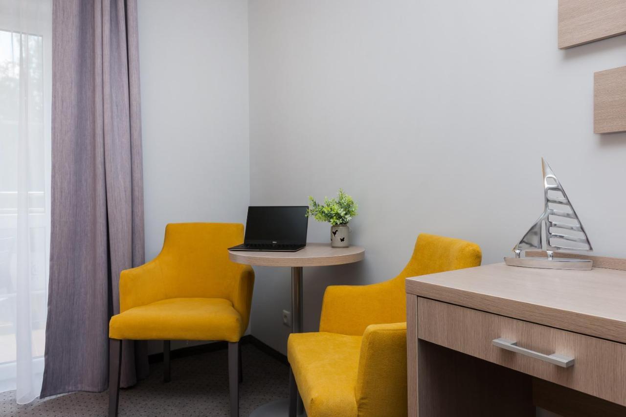 Solaris Hotell Pobierowo Exteriör bild