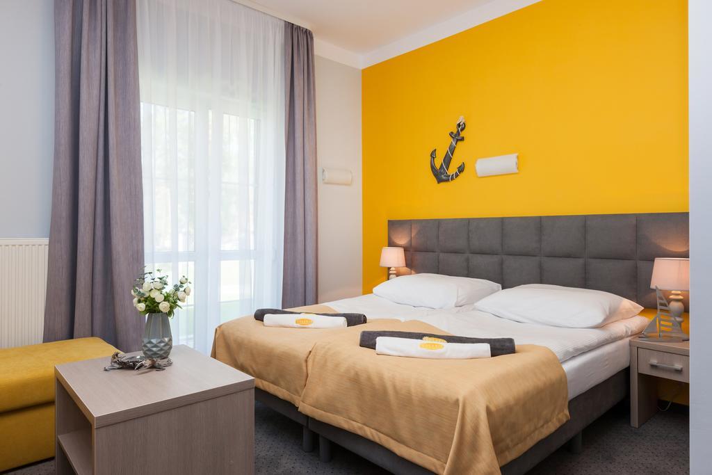 Solaris Hotell Pobierowo Exteriör bild
